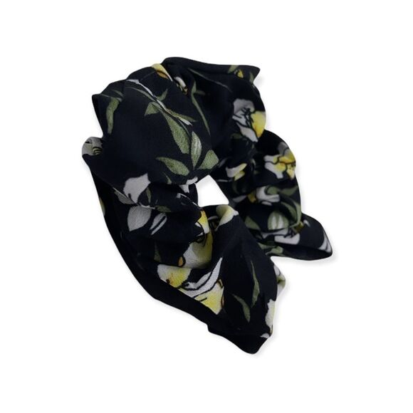 NWT Wool + Pepper Co. Floral Scrunchie - Picture 3 of 3